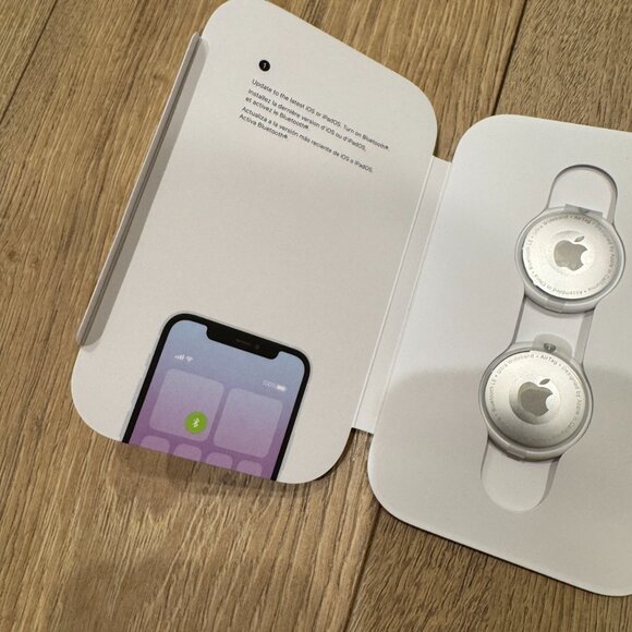 Apple AirTag 4-Pack AirTags Air Tag GPS Location Tracker - Picture 3 of 7